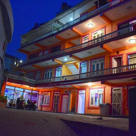 פוקהרה Hotel Santana מראה חיצוני תמונה