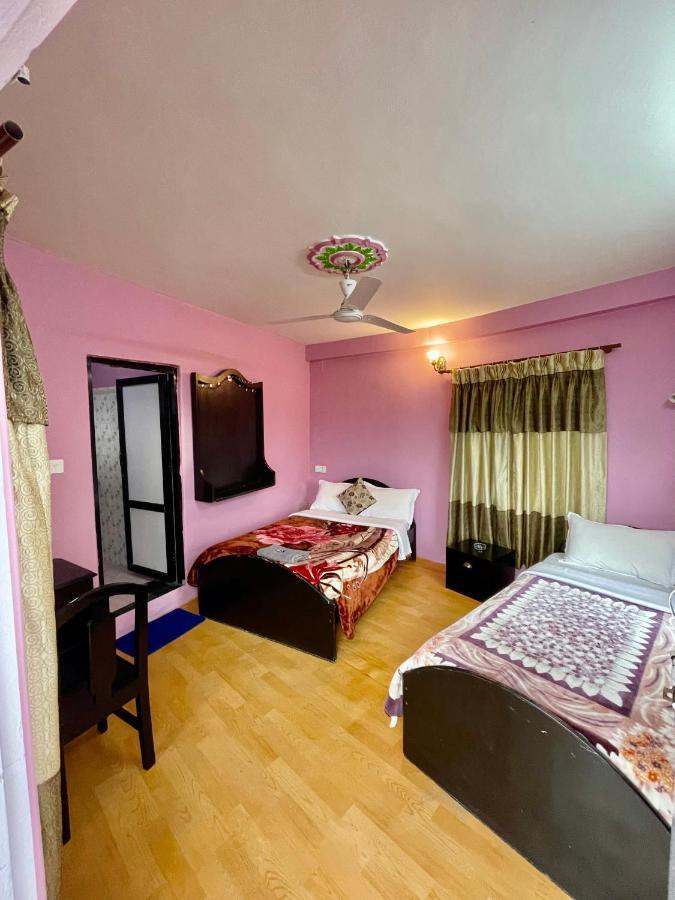 פוקהרה Hotel Santana מראה חיצוני תמונה