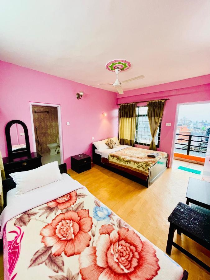 פוקהרה Hotel Santana מראה חיצוני תמונה