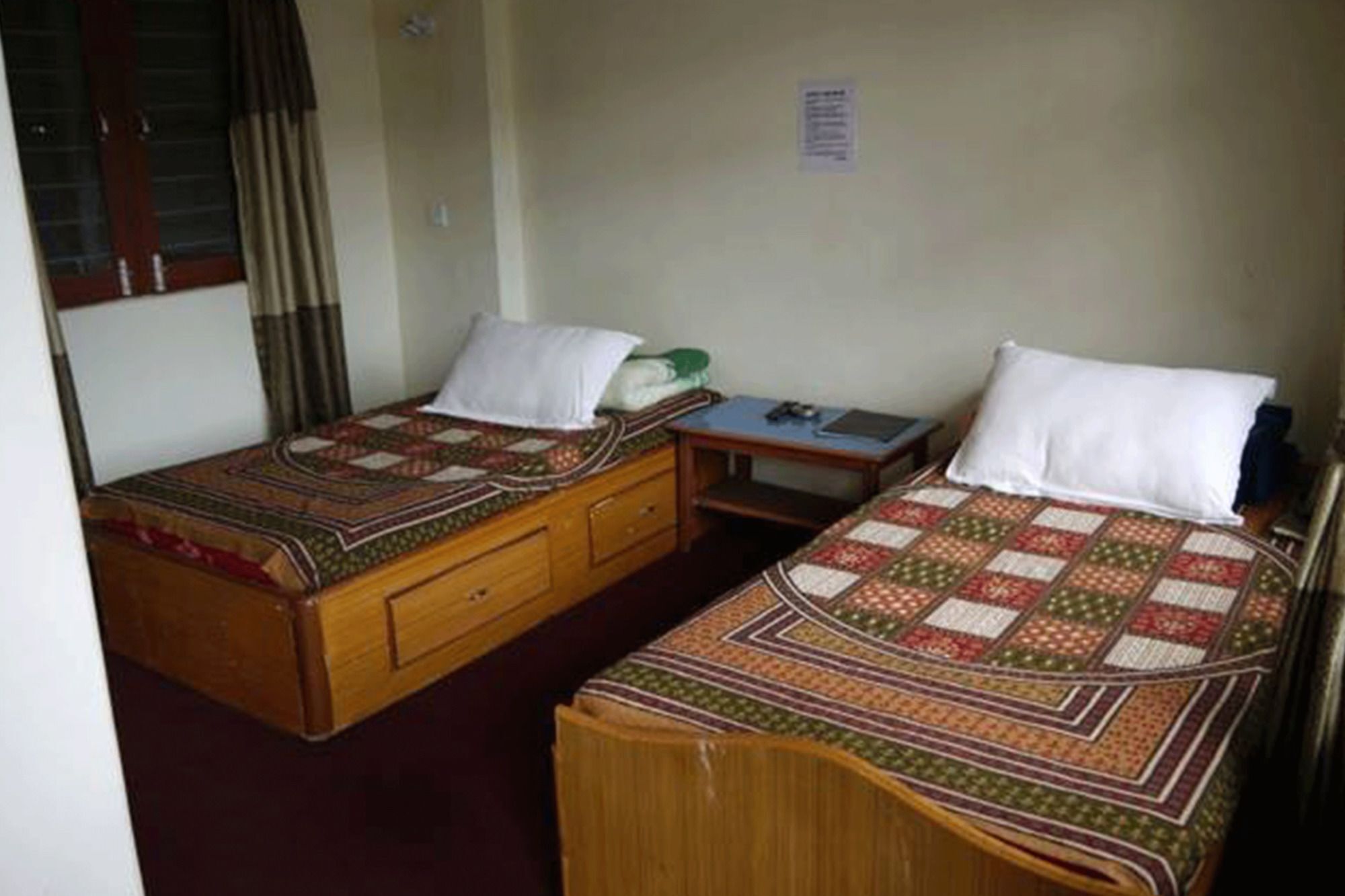 פוקהרה Hotel Santana מראה חיצוני תמונה