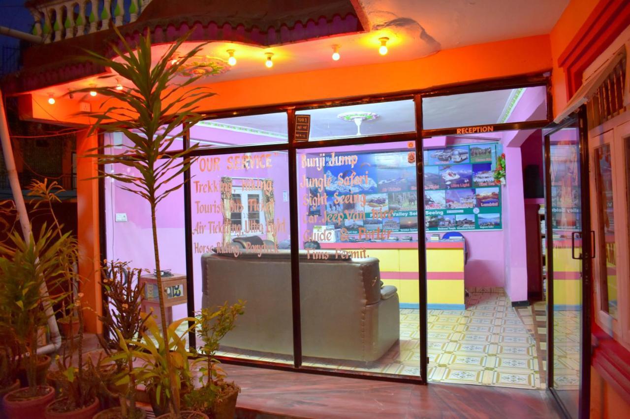 פוקהרה Hotel Santana מראה חיצוני תמונה