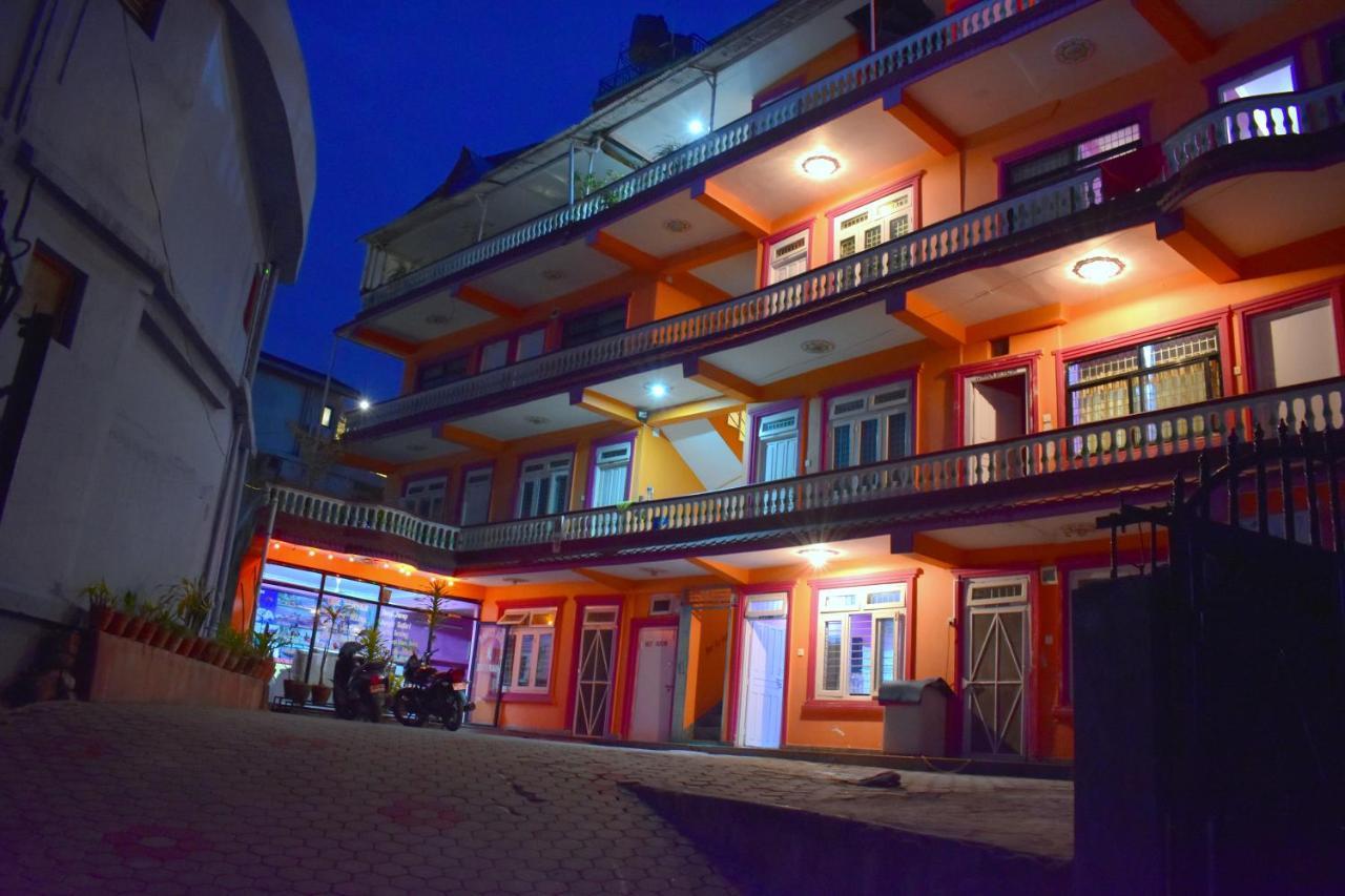 פוקהרה Hotel Santana מראה חיצוני תמונה
