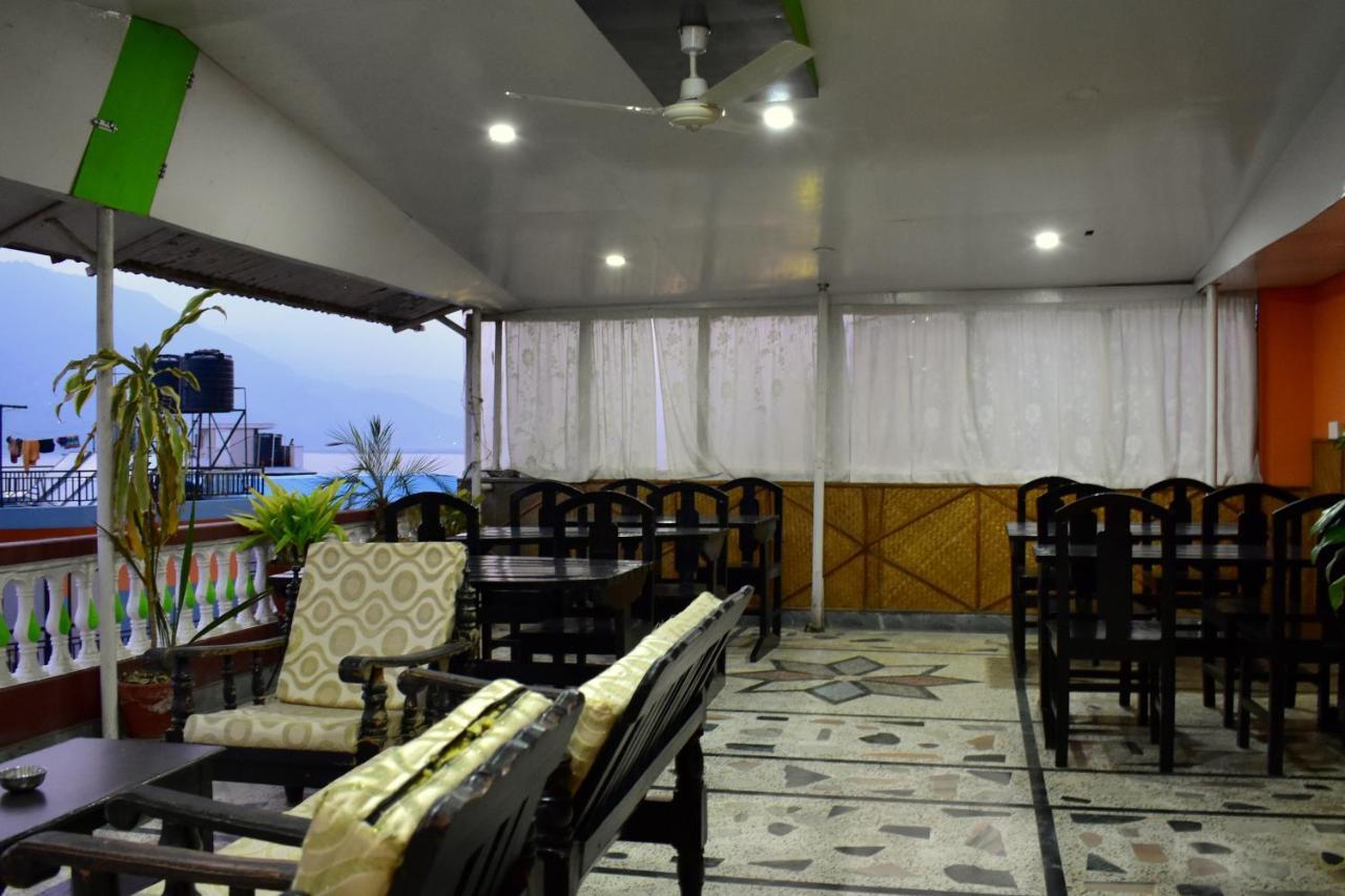 פוקהרה Hotel Santana מראה חיצוני תמונה