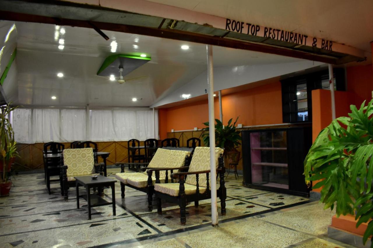 פוקהרה Hotel Santana מראה חיצוני תמונה