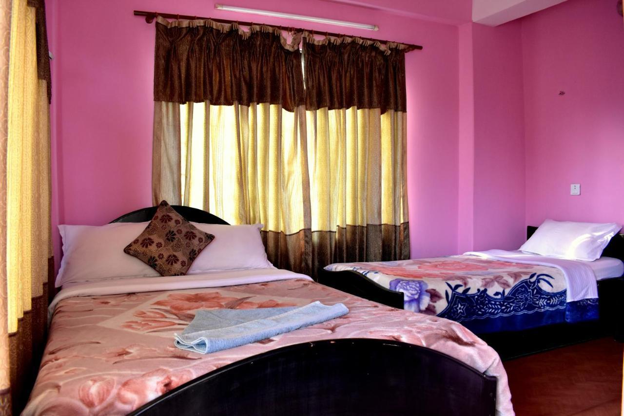 פוקהרה Hotel Santana מראה חיצוני תמונה