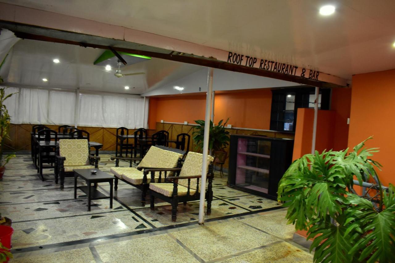 פוקהרה Hotel Santana מראה חיצוני תמונה